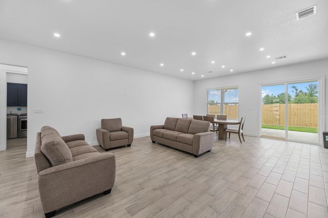 223 Road 5714, Cleveland, TX 77327