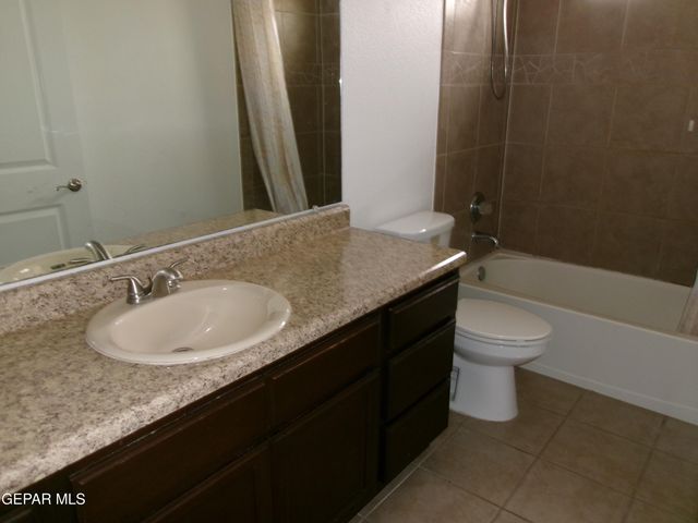 4704 PISTOLERO Lane A, El Paso, TX 79912
