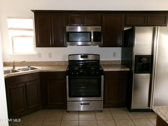 4704 PISTOLERO Lane A, El Paso, TX 79912