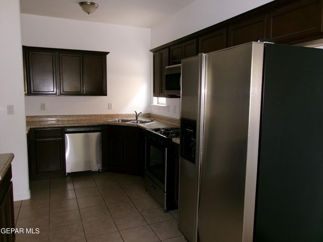4704 PISTOLERO Lane A, El Paso, TX 79912