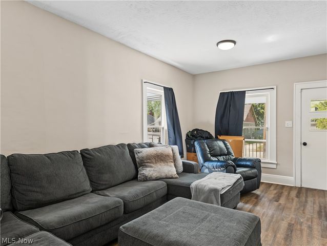 553 Wesleyan Avenue, Barberton, OH 44203