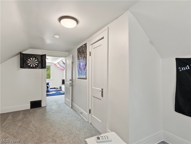 553 Wesleyan Avenue, Barberton, OH 44203