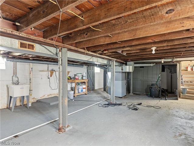 553 Wesleyan Avenue, Barberton, OH 44203