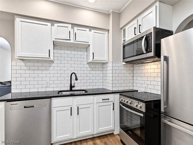 553 Wesleyan Avenue, Barberton, OH 44203