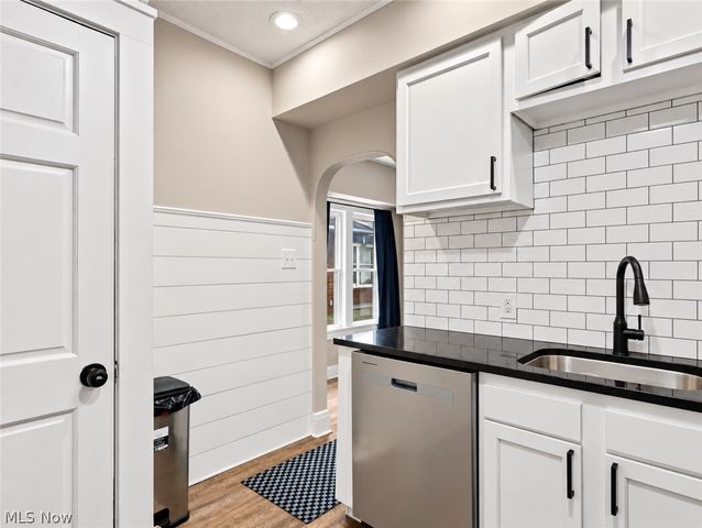 553 Wesleyan Avenue, Barberton, OH 44203