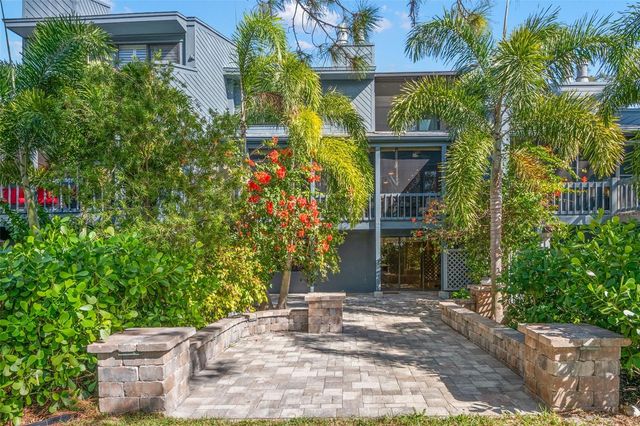 12 MARINER DRIVE, Tarpon Springs, FL 34689