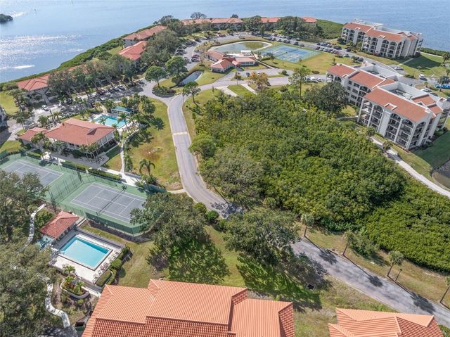 12 MARINER DRIVE, Tarpon Springs, FL 34689