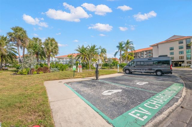 12 MARINER DRIVE, Tarpon Springs, FL 34689