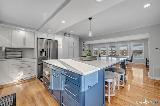 32 Bishops Bay Road, East Lyme, CT 06357