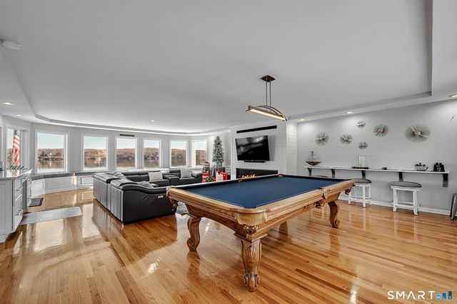 32 Bishops Bay Road, East Lyme, CT 06357