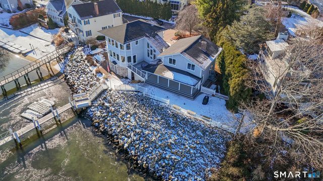 32 Bishops Bay Road, East Lyme, CT 06357