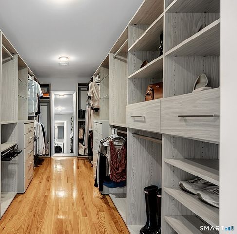 32 Bishops Bay Road, East Lyme, CT 06357