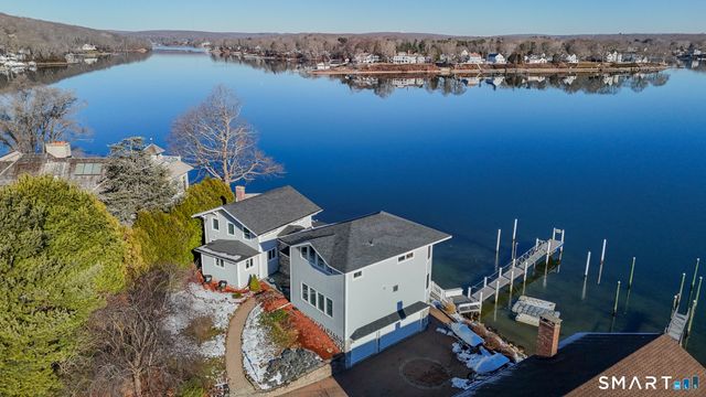 32 Bishops Bay Road, East Lyme, CT 06357