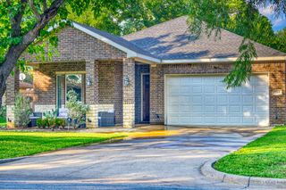 218 Town North Drive, Terrell, TX 75160