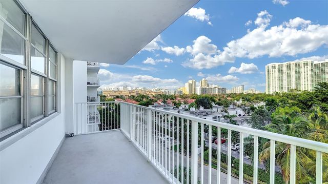 2851 NE 183rd Street 617, Aventura, FL 33160