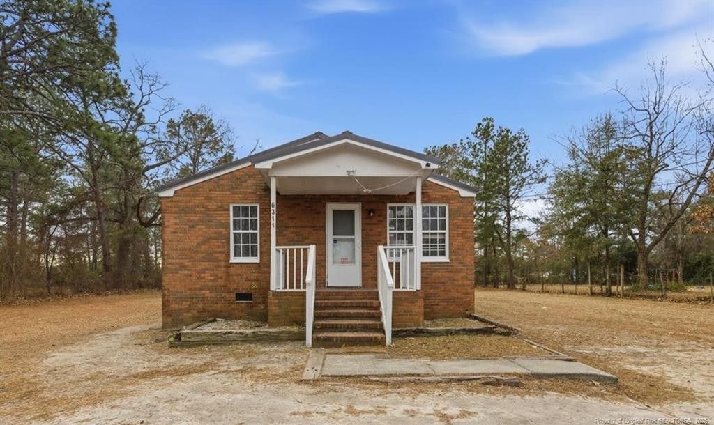 6311 Crestwood Avenue, Fayetteville, NC 28304