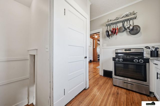 1126 S 13th Street, Lincoln, NE 68502