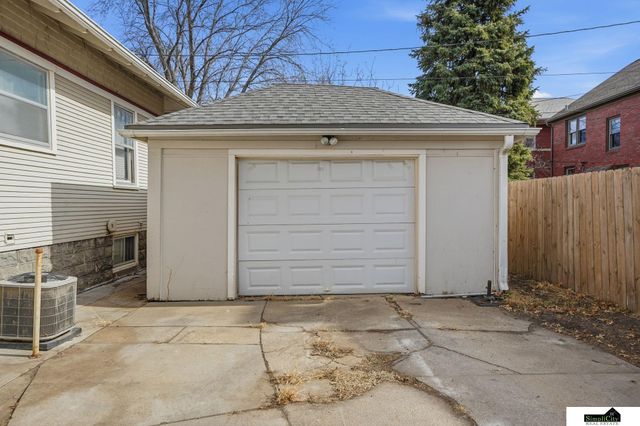 1126 S 13th Street, Lincoln, NE 68502