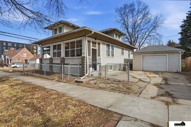 1126 S 13th Street, Lincoln, NE 68502