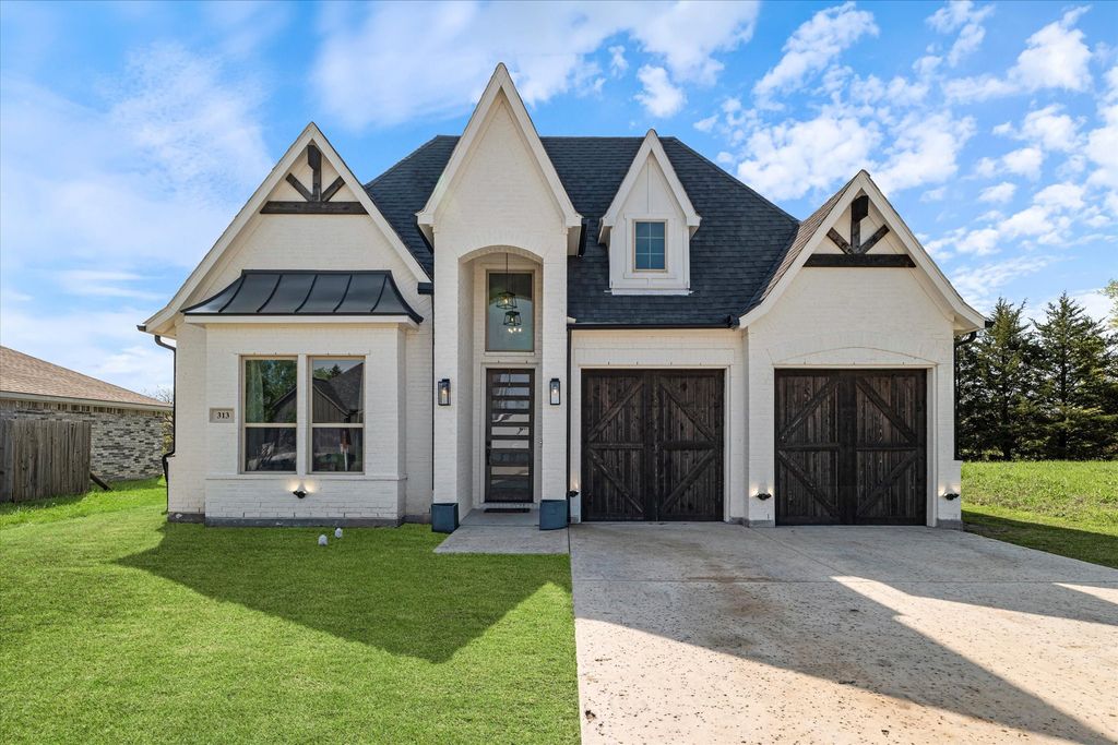 313 Kelcey Court, Trenton, TX 75490