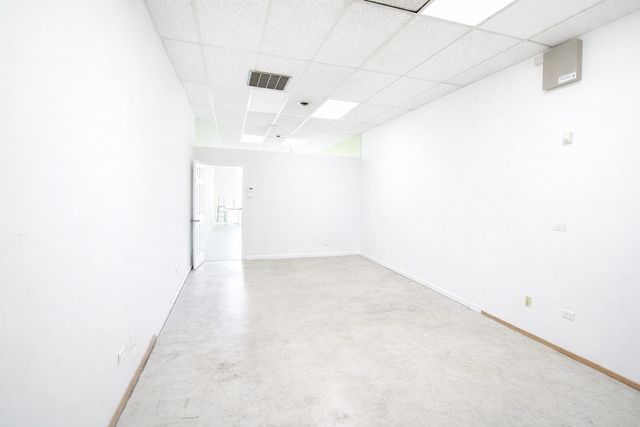 52 W Palatine Road, Palatine, IL 60067