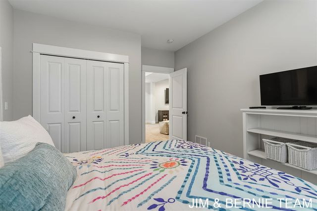10493 Cottage Way, Holland, MI 49423