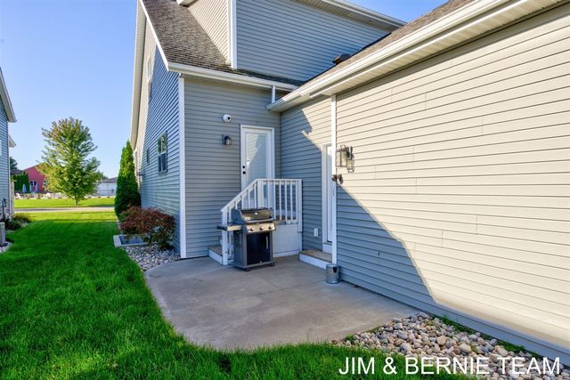 10493 Cottage Way, Holland, MI 49423