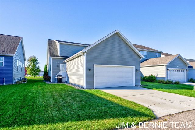 10493 Cottage Way, Holland, MI 49423