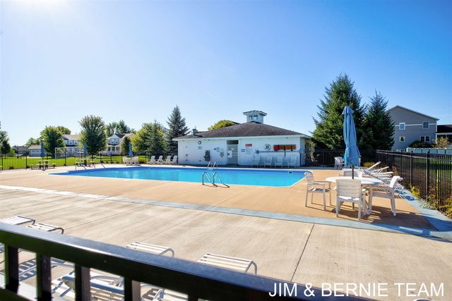 10493 Cottage Way, Holland, MI 49423