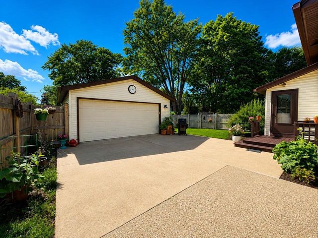 1917 VINLAND STREET, Oshkosh, WI 54901