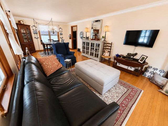 1917 VINLAND STREET, Oshkosh, WI 54901