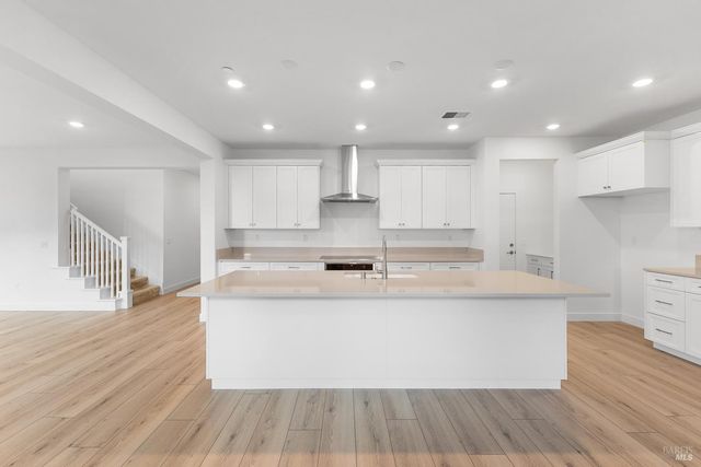 7337 Willowglen Dr, Rohnert Park, CA 94928