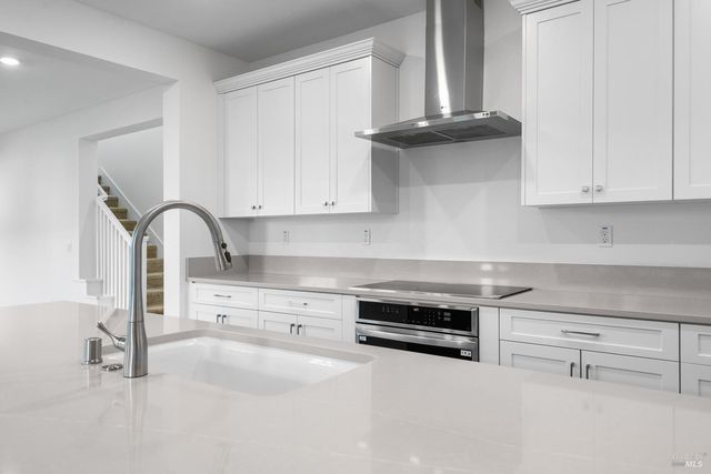 7337 Willowglen Dr, Rohnert Park, CA 94928