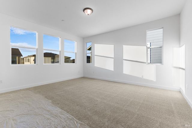 7337 Willowglen Dr, Rohnert Park, CA 94928