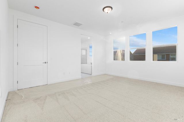 7337 Willowglen Dr, Rohnert Park, CA 94928