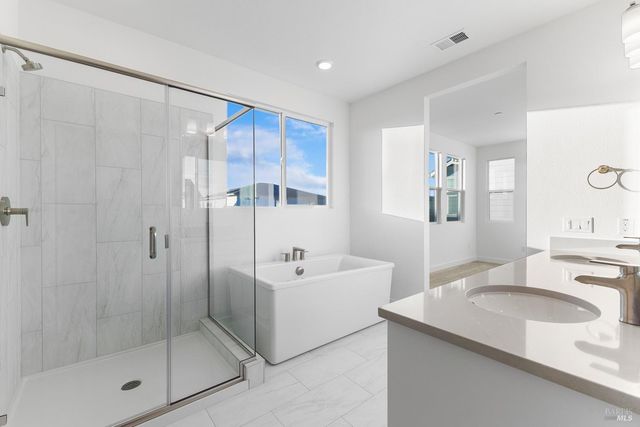 7337 Willowglen Dr, Rohnert Park, CA 94928