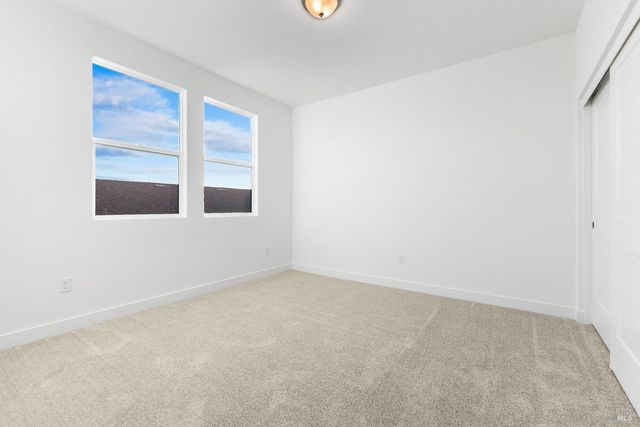 7337 Willowglen Dr, Rohnert Park, CA 94928