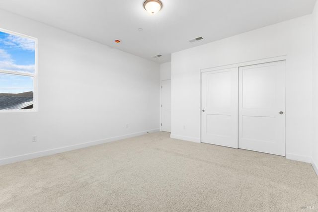 7337 Willowglen Dr, Rohnert Park, CA 94928