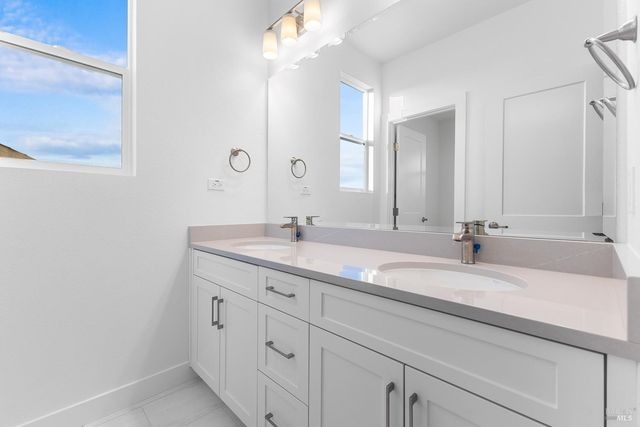 7337 Willowglen Dr, Rohnert Park, CA 94928