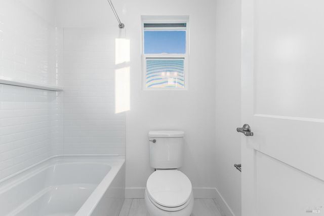 7337 Willowglen Dr, Rohnert Park, CA 94928