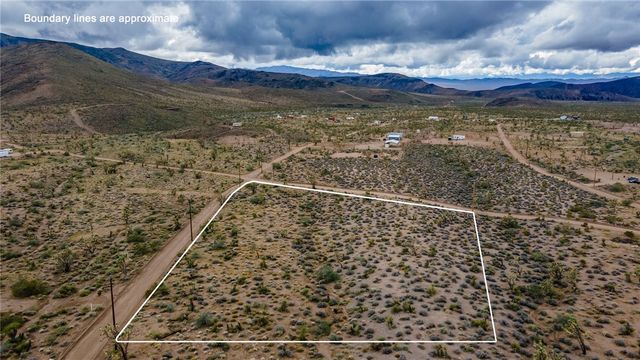 002 N Inyo Drive, White Hills, AZ 86445