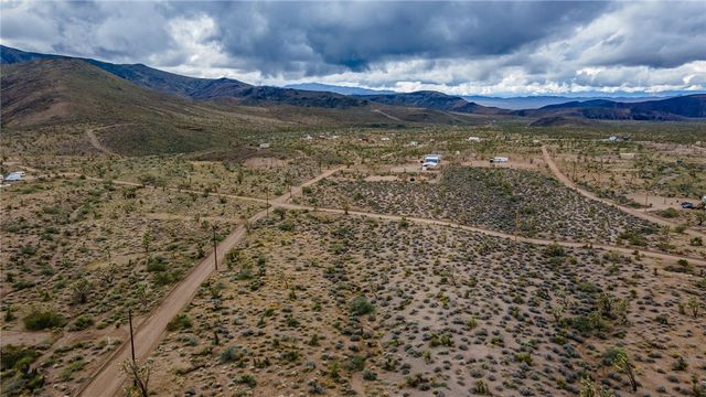 002 N Inyo Drive, White Hills, AZ 86445