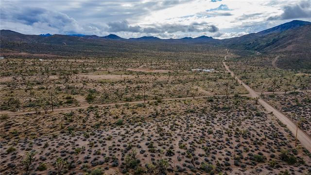 002 N Inyo Drive, White Hills, AZ 86445