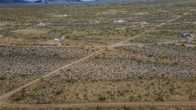 002 N Inyo Drive, White Hills, AZ 86445