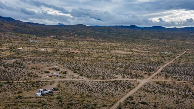 002 N Inyo Drive, White Hills, AZ 86445