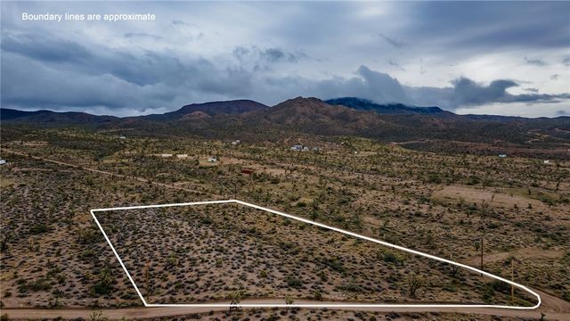 002 N Inyo Drive, White Hills, AZ 86445