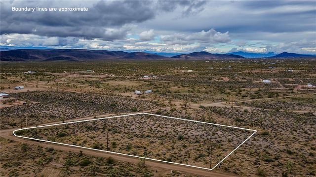 002 N Inyo Drive, White Hills, AZ 86445