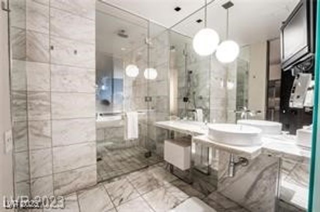 4381 West Flamingo Road 2405, Las Vegas, NV 89103