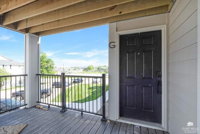 2411 Woodway Drive Unit K, Manhattan, KS 66502