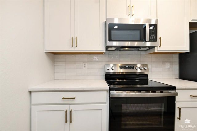 2411 Woodway Drive Unit K, Manhattan, KS 66502